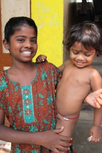 Portrait d'une fillette indienne sans enfance.